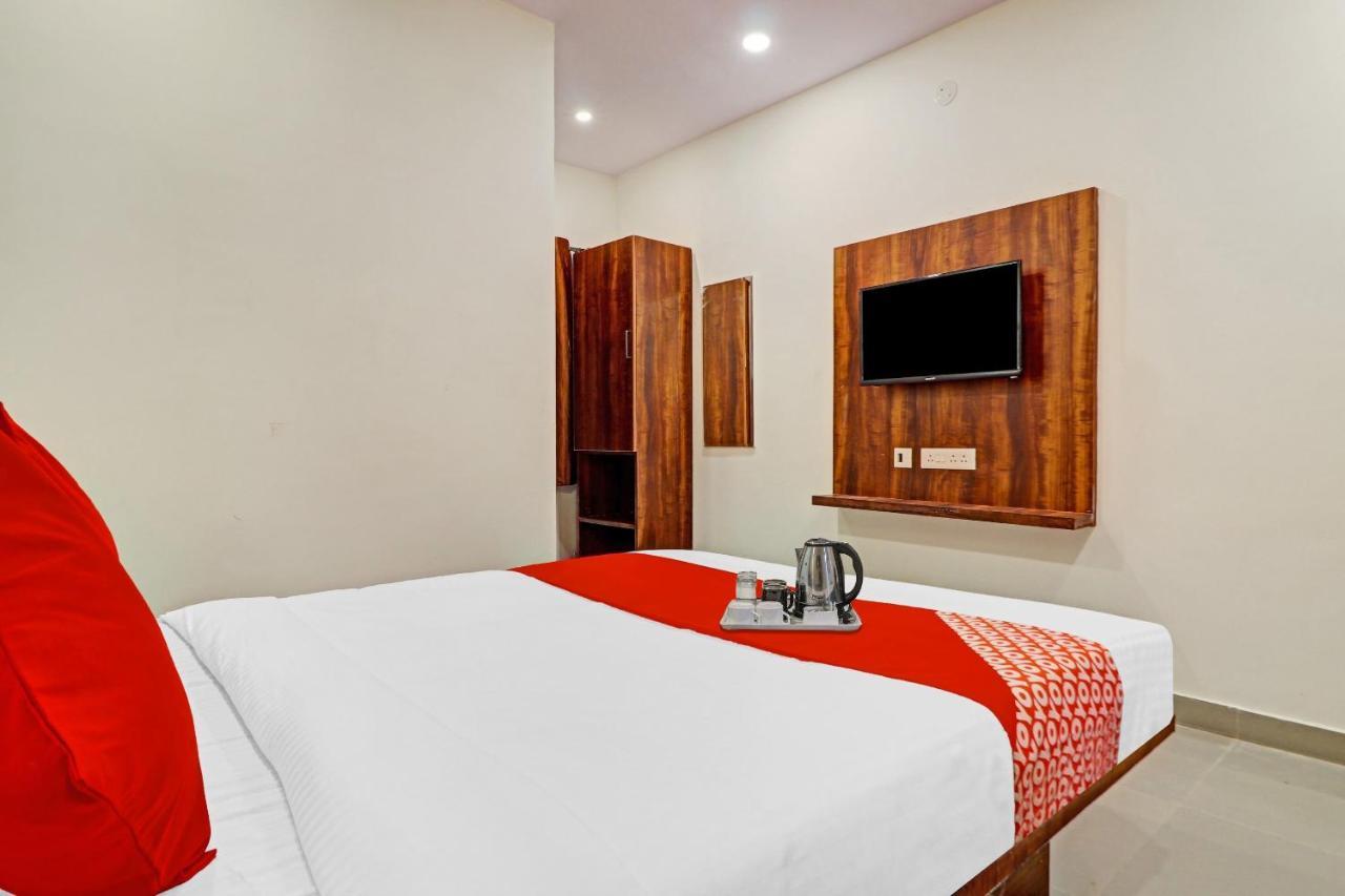 OYO 70047 Hotel Night Eye Hyderabad Exterior foto