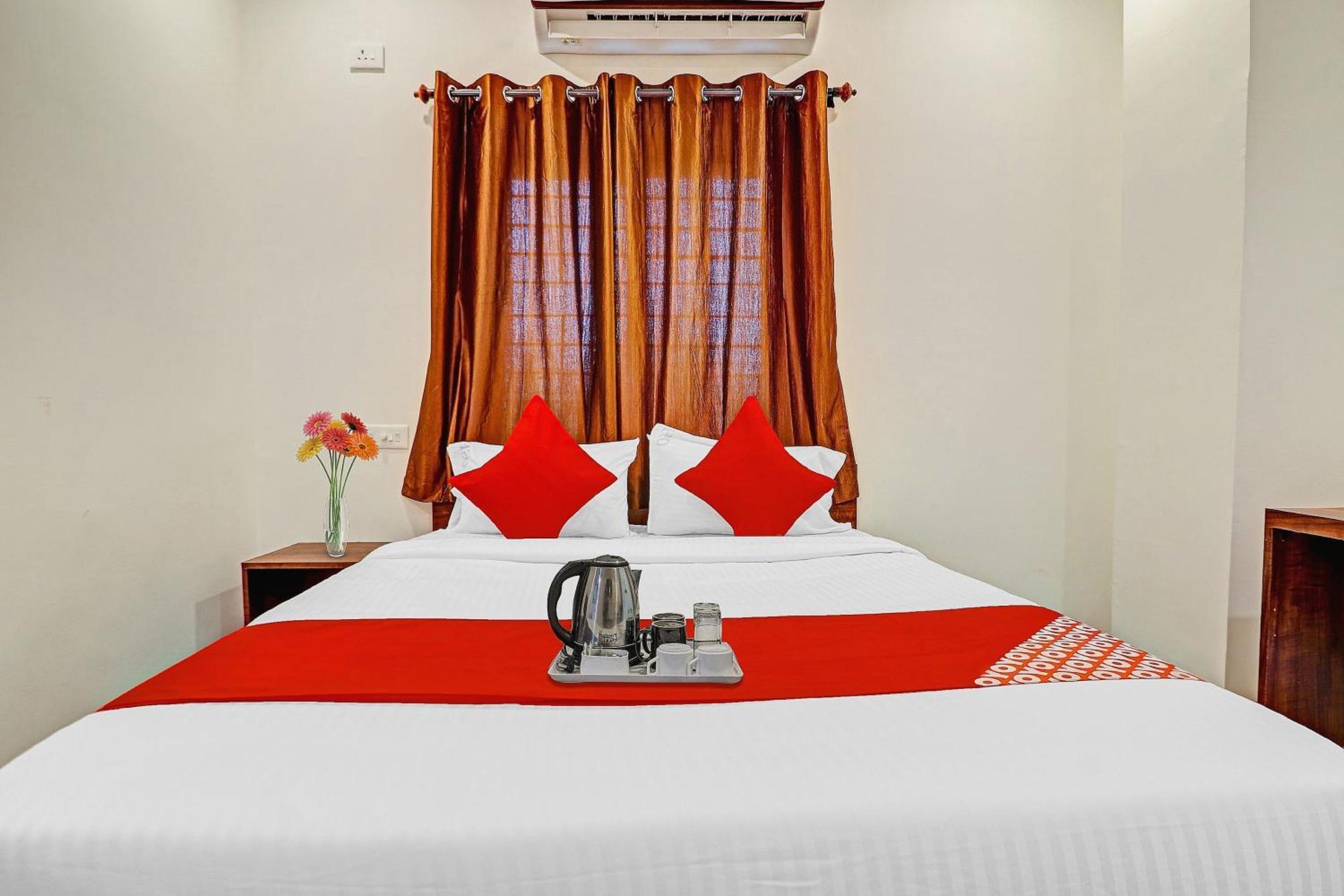 OYO 70047 Hotel Night Eye Hyderabad Exterior foto