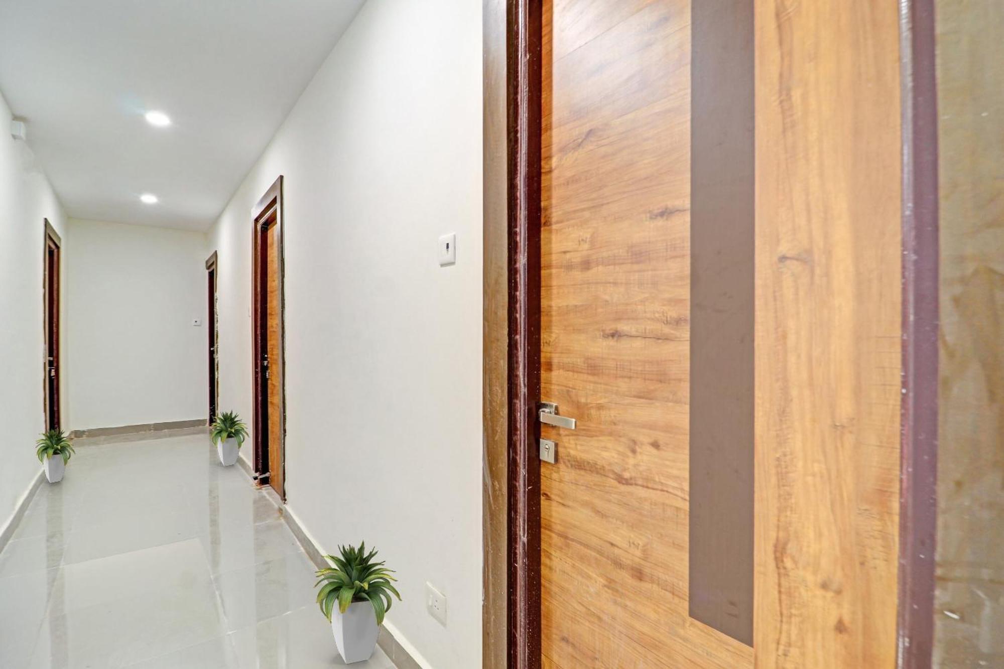OYO 70047 Hotel Night Eye Hyderabad Exterior foto
