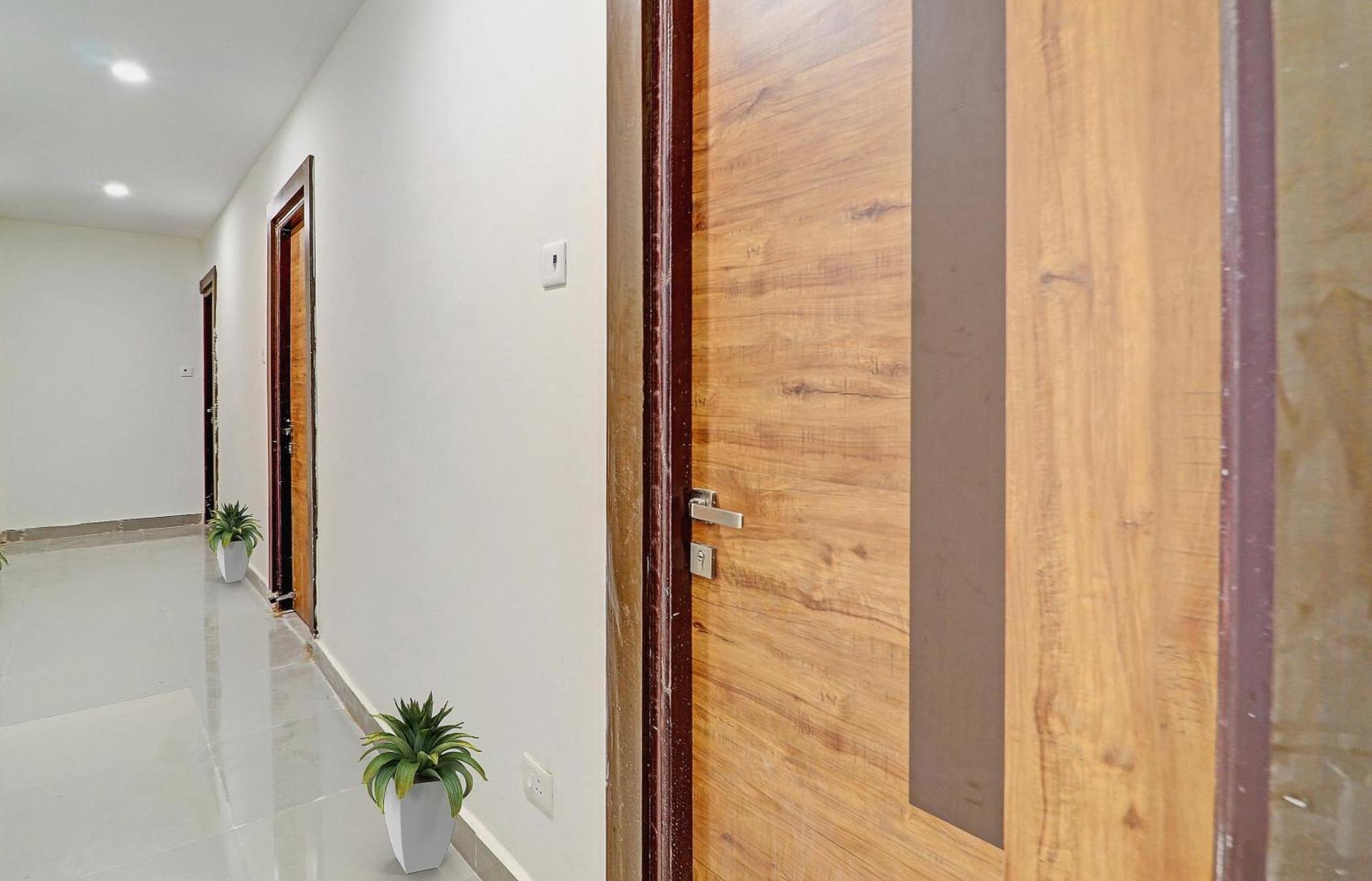 OYO 70047 Hotel Night Eye Hyderabad Exterior foto