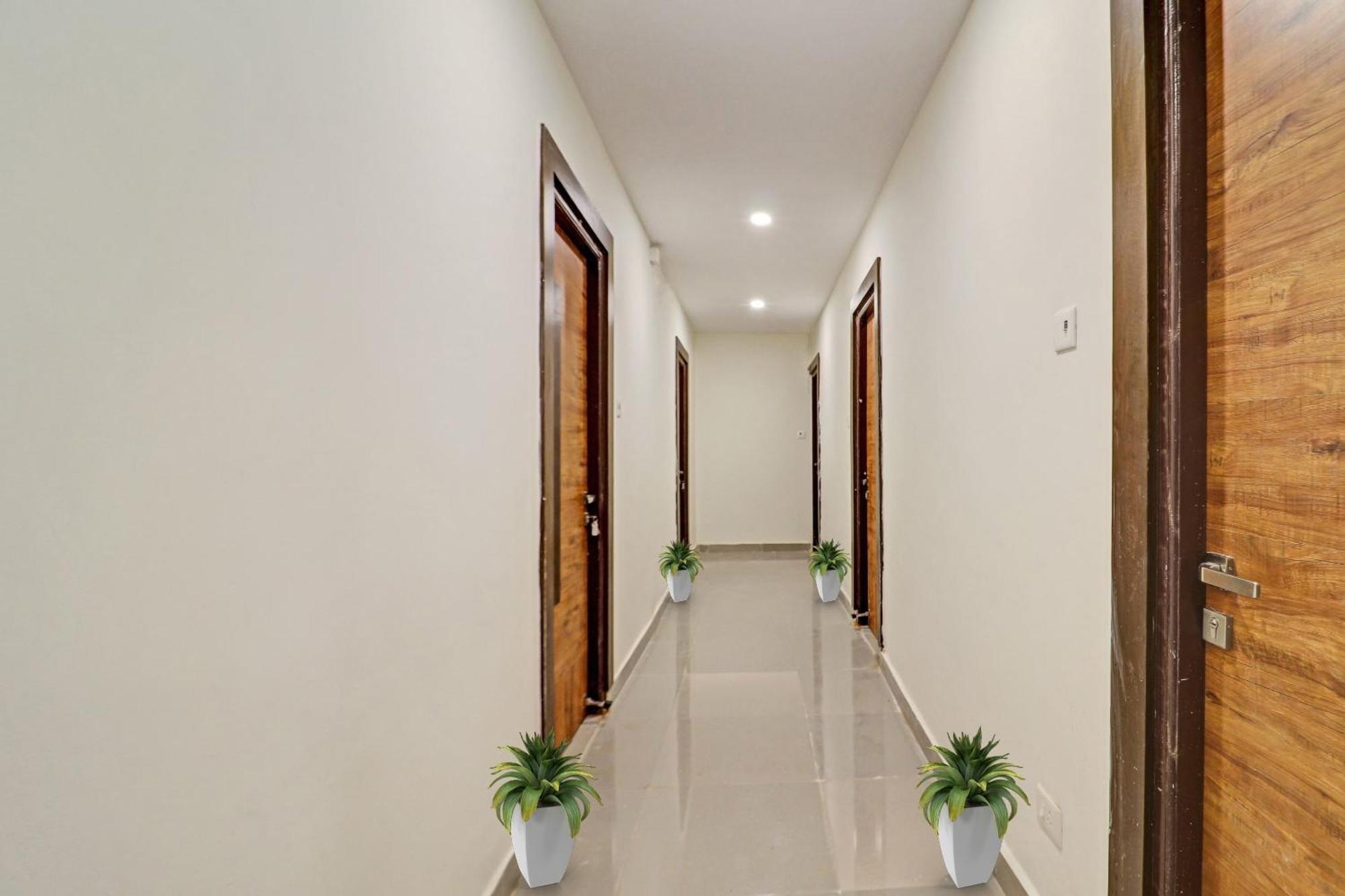 OYO 70047 Hotel Night Eye Hyderabad Exterior foto