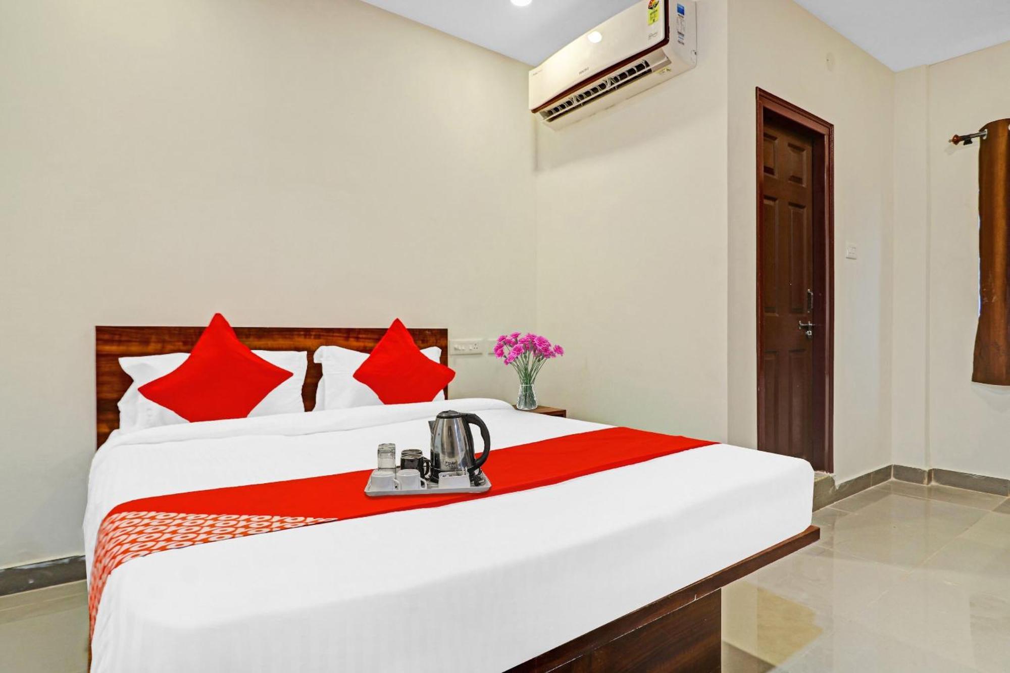 OYO 70047 Hotel Night Eye Hyderabad Exterior foto
