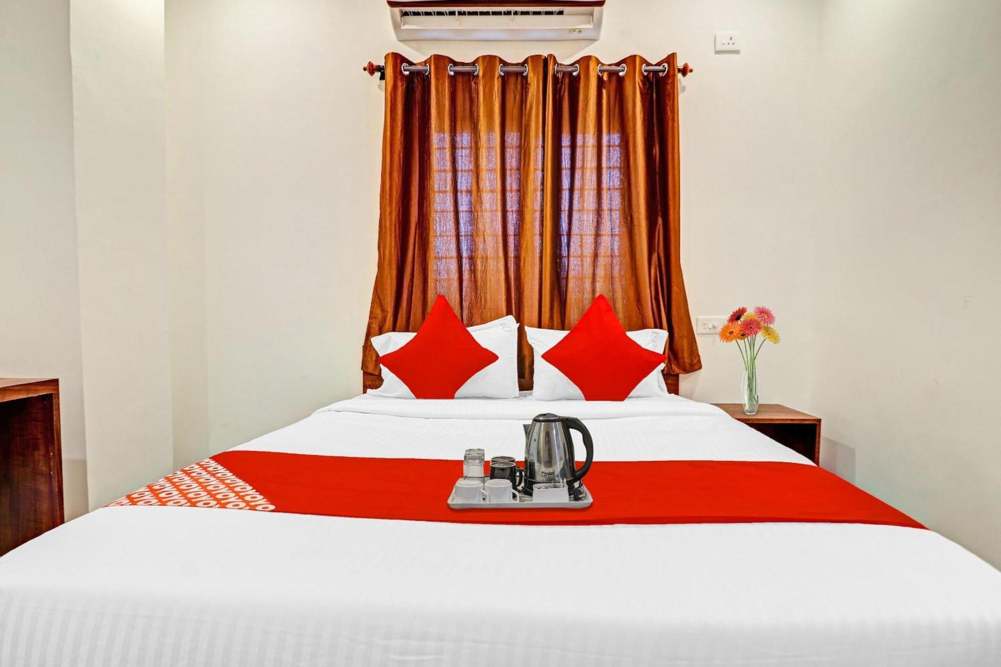 OYO 70047 Hotel Night Eye Hyderabad Exterior foto